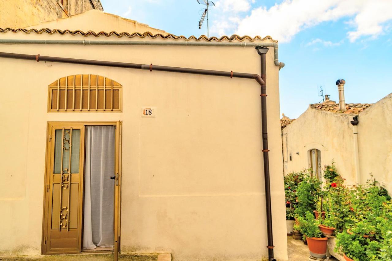 Casa Rione Medievale Vila Monte SantʼAngelo Exterior foto